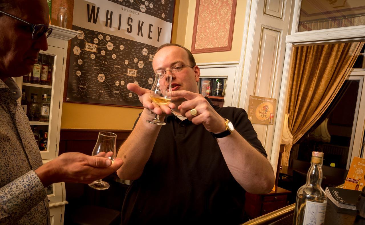 Hotel Fidder - Patrick'S Whisky Bar Zwolle  Bagian luar foto